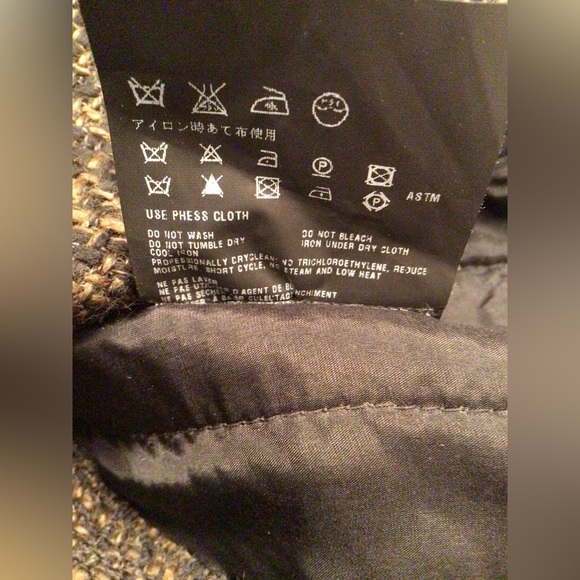 Classic PRADA brown-black tweed knee skirt
Size IT 40 - Picture 6 of 6